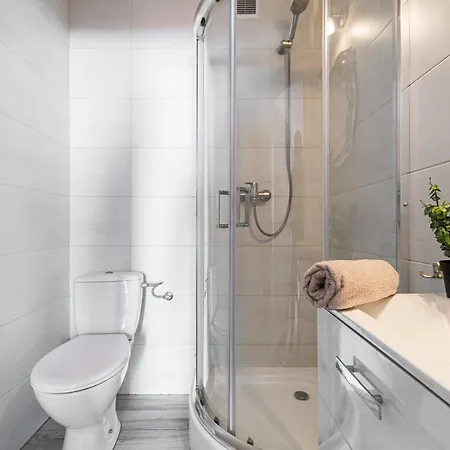 - Zalewowa Z Parkingiem Apartman *